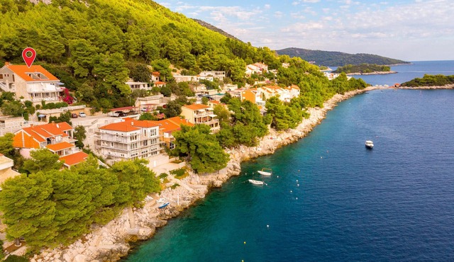 2 bedroom beach front apartment in Blato