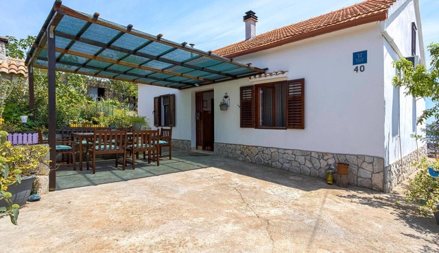 2 bedroom beach front home in Zaglav