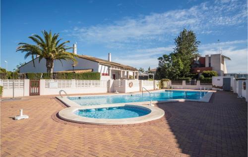 2 Bedroom Beach Front Home In Sagunto