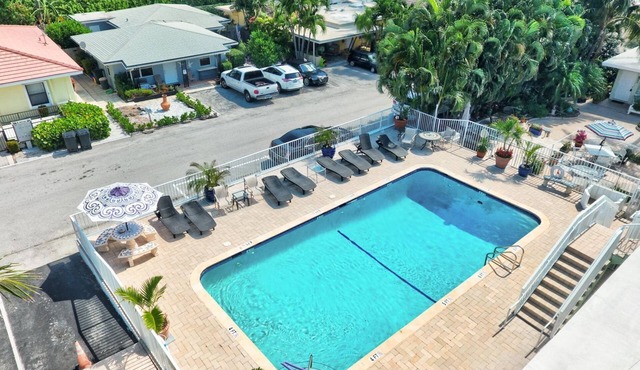 2 bedroom Beach House with a large pool 600 ft from the beach