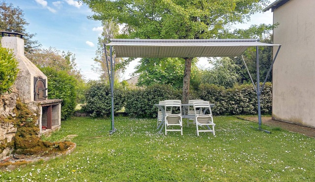 2 bedroom beautiful home in Sauzé-entre-Bois