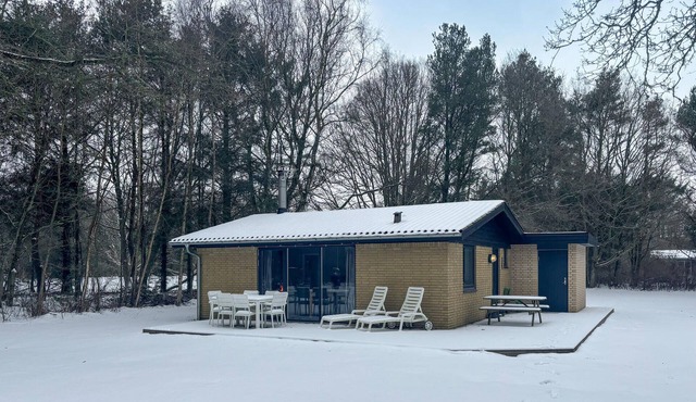 2 bedroom beautiful home in øster assels