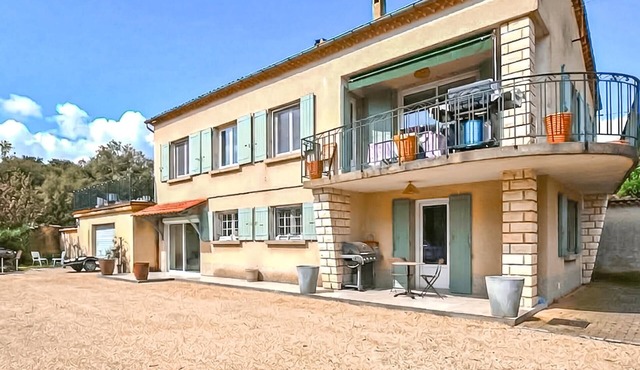 2 bedroom beautiful apartment in Orange