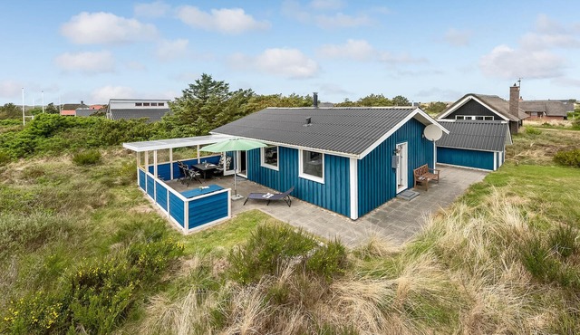 2 bedroom beautiful home in Hvide Sande