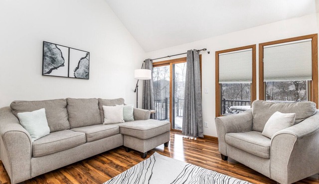 2 Bedroom, beautiful end unit