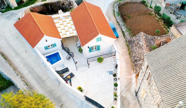 2 bedroom beautiful home in Nerezisca