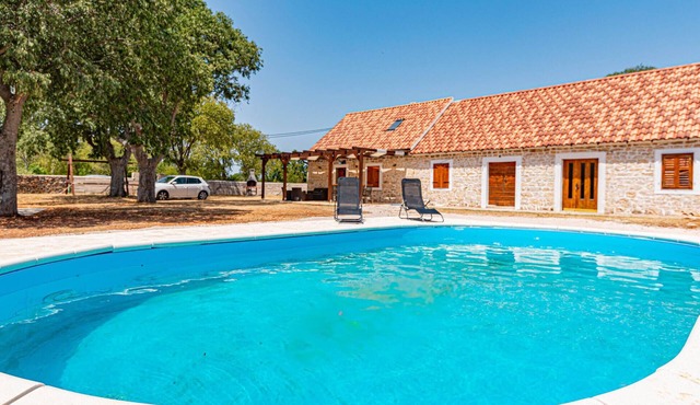 2 bedroom beautiful home in Drinovci
