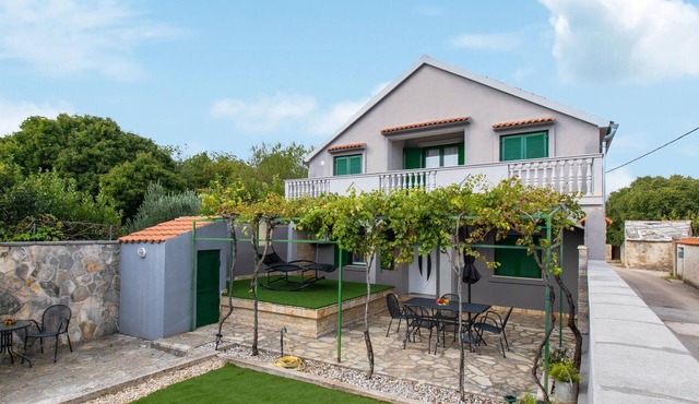 2 bedroom beautiful home in Pridraga