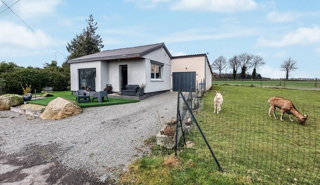 2 bedroom beautiful home in Parigné