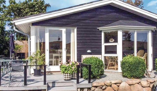 2 bedroom beautiful home in Rønde