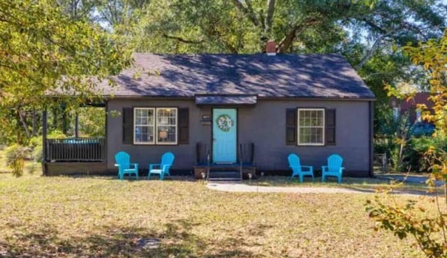 2 bedroom beauty with patio and yard, next to legion field