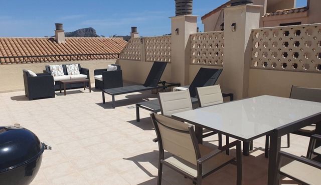 2 Bedroom Bellaluz Apartment with large, private roof top Sun Terrace.