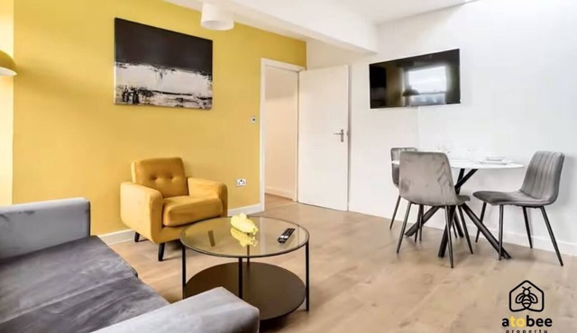 2 Bedroom Berry Street Apartments