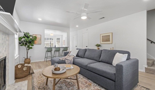 2 Bedroom Boho East Austin Retreat - Sleeps 6!