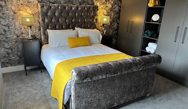 2 Bedroom Boutique Apartment, close to Le Shuttle & the Port of Dover