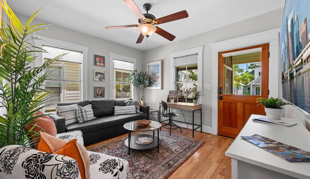 2 Bedroom Bungalow in Historic Ybor City, Steps from 7th ave