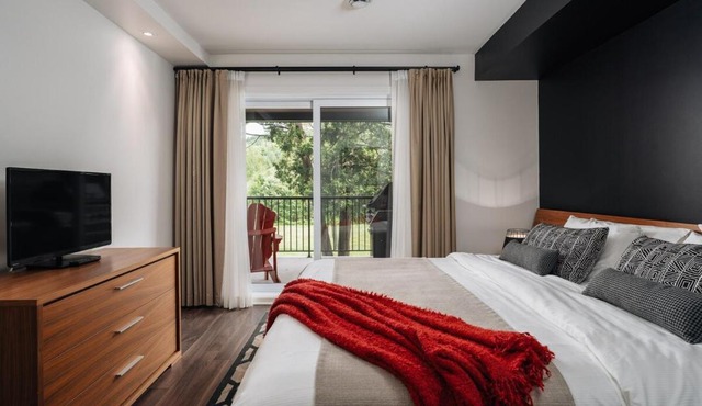 2 bedroom suite with views of Sommets St-Sauveur