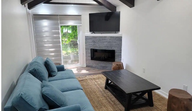 2 Bedroom Cabin Across Lake Simcoe