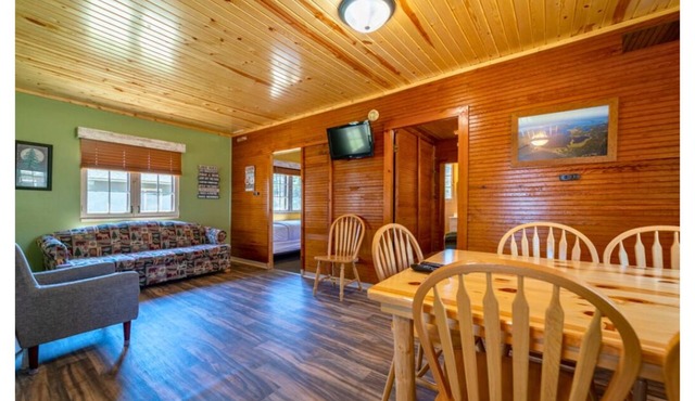 2-bedroom cabin at Cass Lake Lodge.nCabin 7