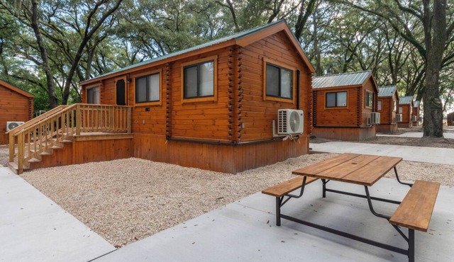 2 Bedroom Cabin - Happy Travelers RV Resort