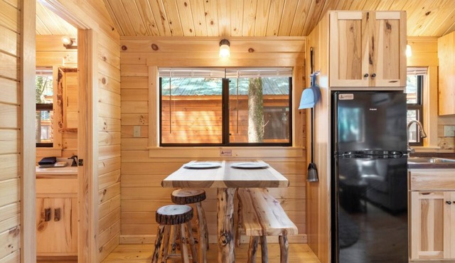 2 Bedroom Cabin - Happy Travelers RV Resort