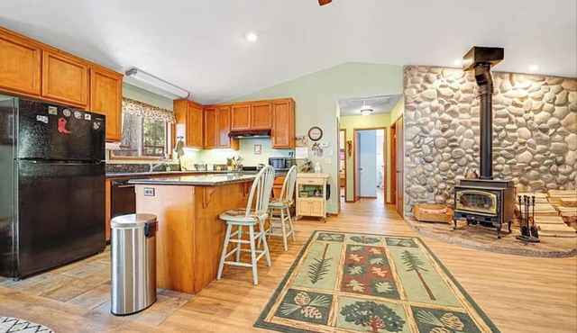 2-bedroom cabin in Lake Almanor West.