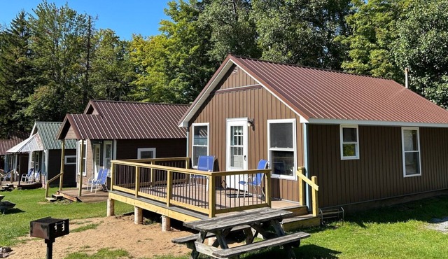 2 Bedroom Cabin on 4th Lake @ Eagle Bay Village