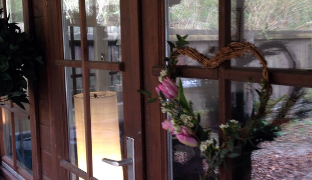 2 Bedroom Cabin on the Taff Trail just in the woods sleeping 4