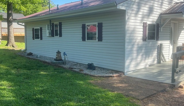 2-bedroom cabin over looking Kentucky Lake