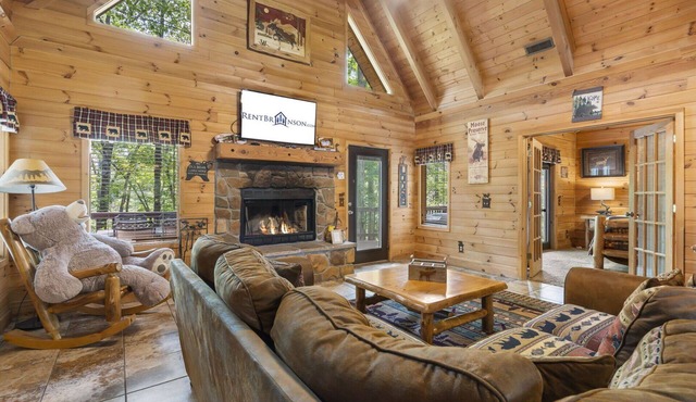 2 Bedroom Cabin, Sleeps 6, at Branson Cedars Resort!