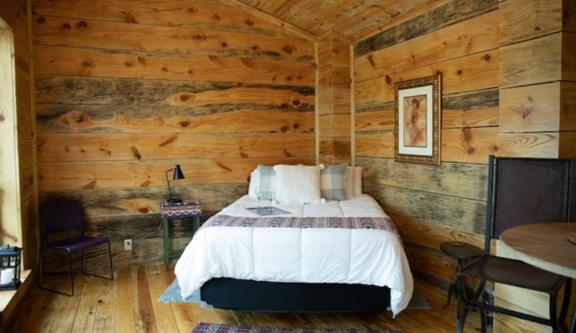 2 Bedroom Cabin w/Hot Tub surrounded by Big Thicket National Preserve. Private!