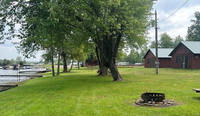 2-bedroom cabins in Duluth with WiFi access at the bar and restaurant building.