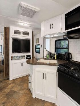 2-bedroom Camper Trailer Cottage #3