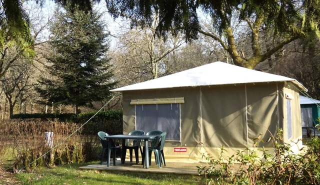 2-bedroom canvas bungalow/without sanitary facilities sleeps 4