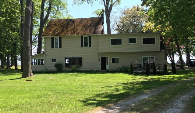 2 Bedroom Carriage house Fort Erie/Crescent Beach Ontario