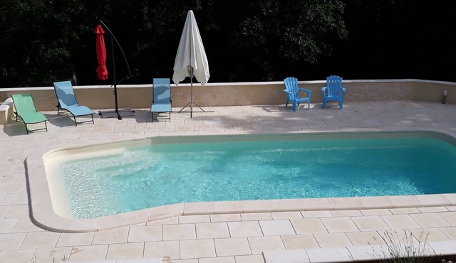 2-bedroom chalet-gîte, swimming pool, near Lascaux IV