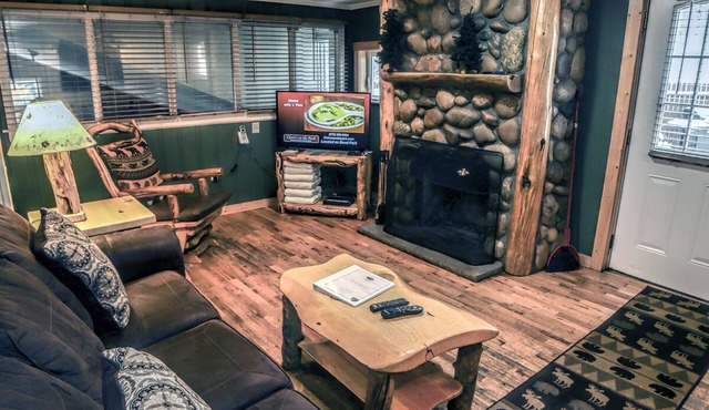 2 bedroom Chalet with Private enclosed Patio featuring a personal hot tub