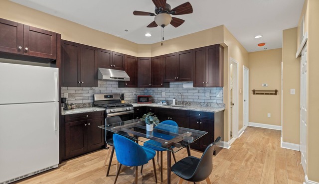 2-bedroom Chinatown Gem W/GameRoom + Basketball Court!