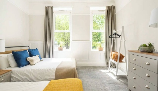 2-Bedroom Close to City Centre - Sleeps 6