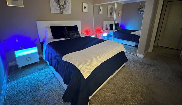 2 bedroom condo 2 min walking distance from the Las Vegas Sphere & High Roller.