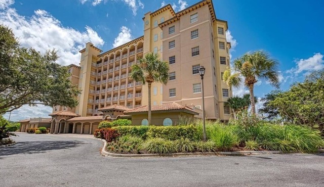 2 Bedroom Condo 20885 by Houzlet