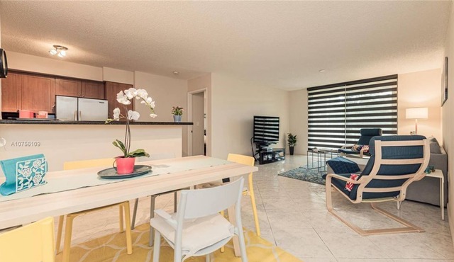 2 Bedroom Condo 22276 by Houzlet