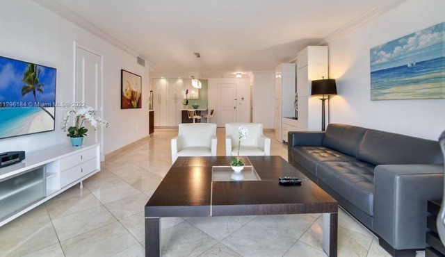 2 Bedroom Condo 438858 by Houzlet
