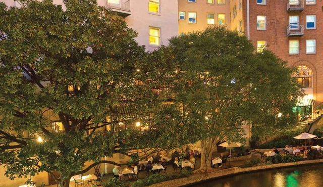 2 Bedroom Condo, Full Kitchen, Sleeps 6, Riverwalk, at Wyndham Riverside Suites!