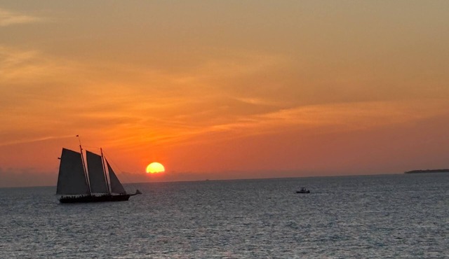 2 Bedroom Condo-Hyatt Beach House Key West-Ocean-Pool-Hot Tub-Beachfront