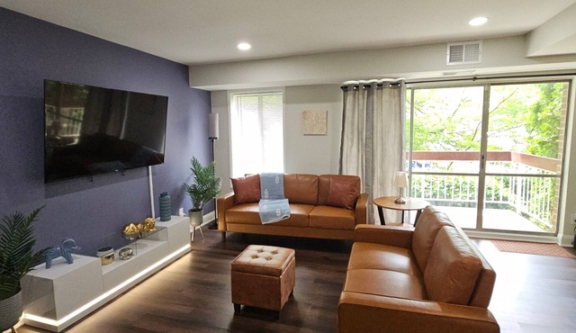 2 Bedroom Condo in Central Columbia