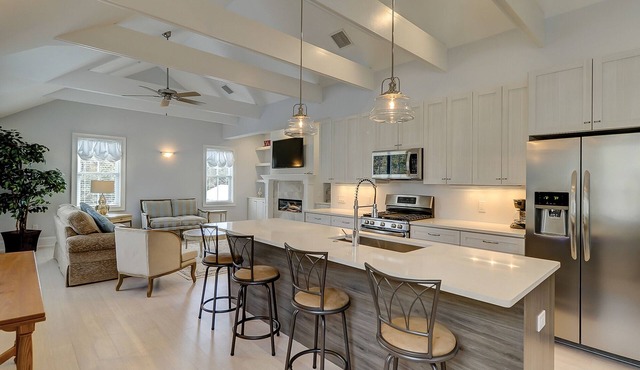 2 Bedroom Condo in Downtown Bluffton, 3rd floor