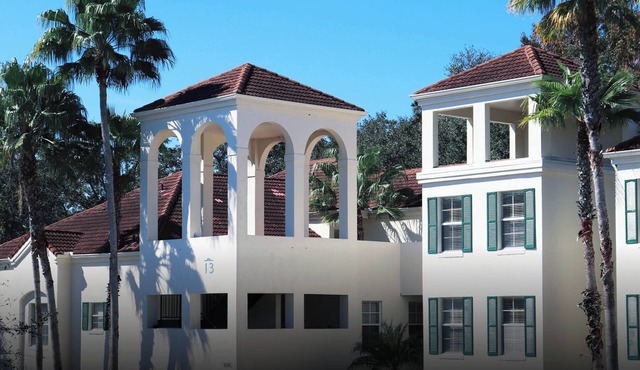 2-bedroom condo in Kissimmee 5 minutes from Disney with fitness room, AC, WiFi