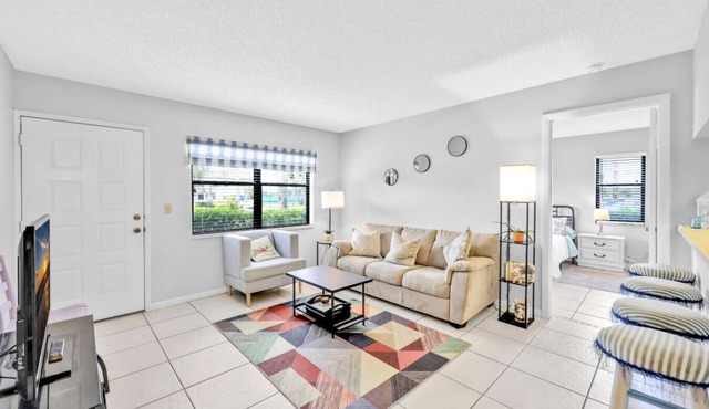 2-Bedroom Condo in Naples!