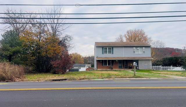 2-bedroom condo in peaceful York with cool AC